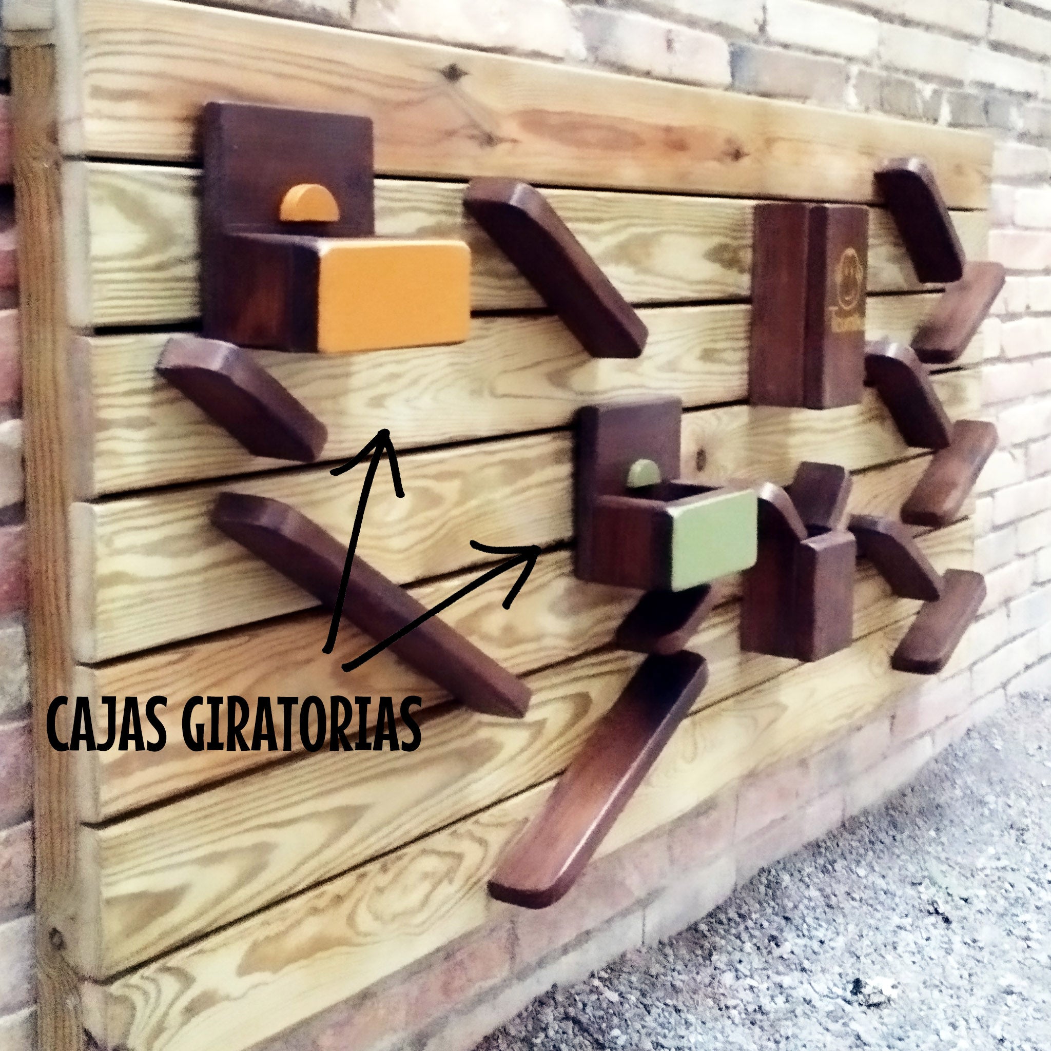 Pared de juego para arenal- Guindilla