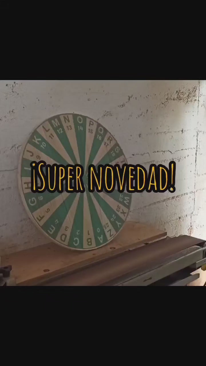 Ruleta de madera con números y letras