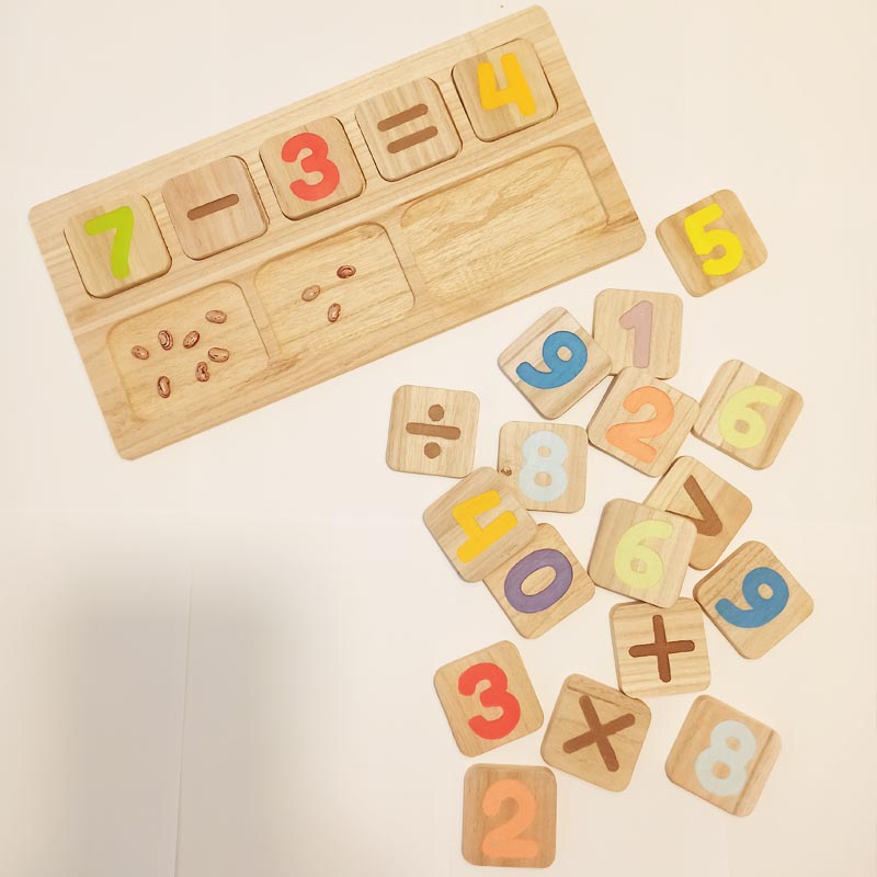 Números de madera matemáticos + bandeja